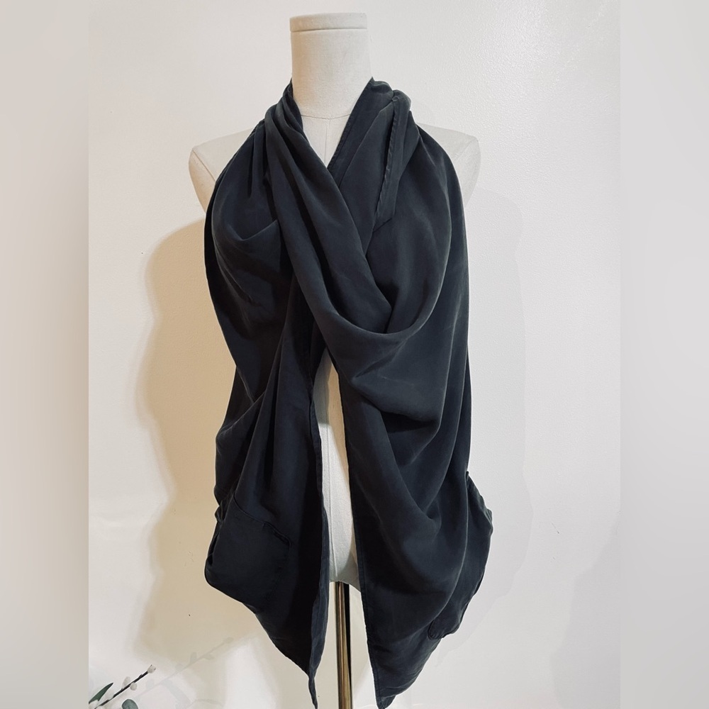 LULULEMON - 100% Tencel Lyocell Grey Vest Draped Top